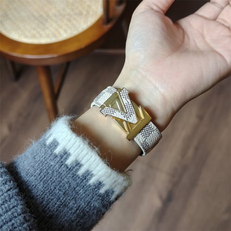 アップル ウォッチ バンド 革 メンズ 女性 apple watch SE バンド おしゃれ M247