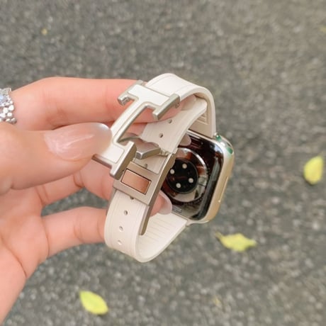 3日タイムセール25％OFF! アップル ウォッチ 10/11 バンド シリコン apple watch se3 バンド  マグネット 細い M325
