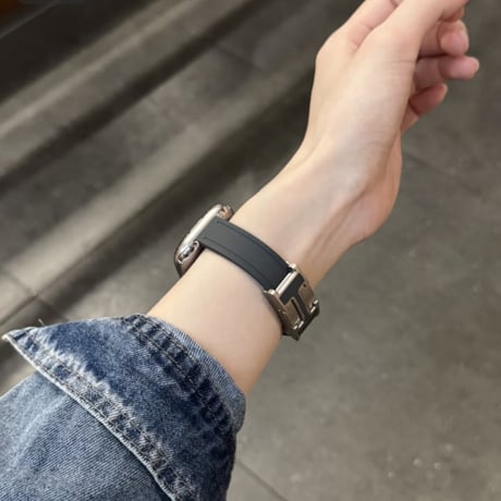3日タイムセール25％OFF! アップル ウォッチ 10/11 バンド シリコン apple watch se3 バンド  マグネット 細い M325