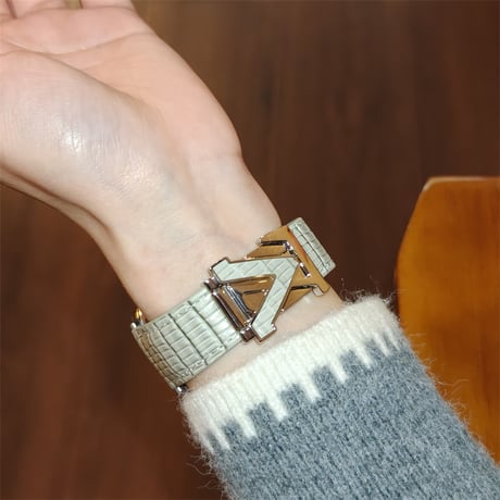 アップル ウォッチ バンド 革 メンズ 女性 apple watch SE バンド おしゃれ M247