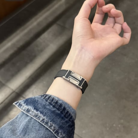 3日タイムセール25％OFF! アップル ウォッチ 10/11 バンド シリコン apple watch se3 バンド  マグネット 細い M325