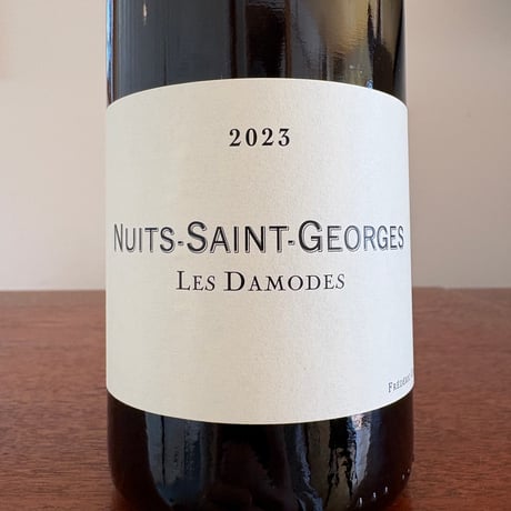 Frédéric COSSARD  /   Nuits Saint Georges 2023 Les Damodes Qvevris