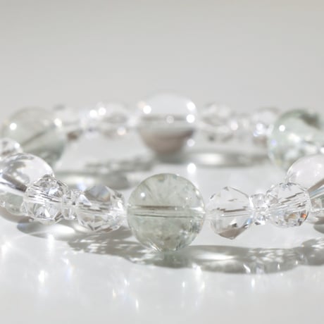 絶品❗️虹入り水晶 ✴︎アイリスクォーツ アメジストフリーフォーム天然石A1079 7/15新着情報☆ここまで綺麗な天然レインボーアイリスクォーツフリー