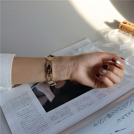 「V191」アップル ウォッチ バンド 女性 人気 四葉のクローバー かわいい apple watch プレスレット バンド+カバー2点セット