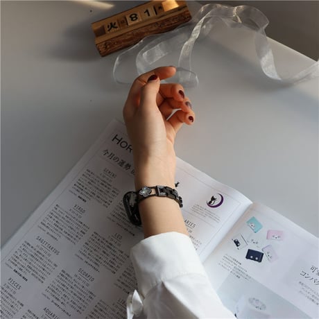 「V191」アップル ウォッチ バンド 女性 人気 四葉のクローバー かわいい apple watch プレスレット バンド+カバー2点セット