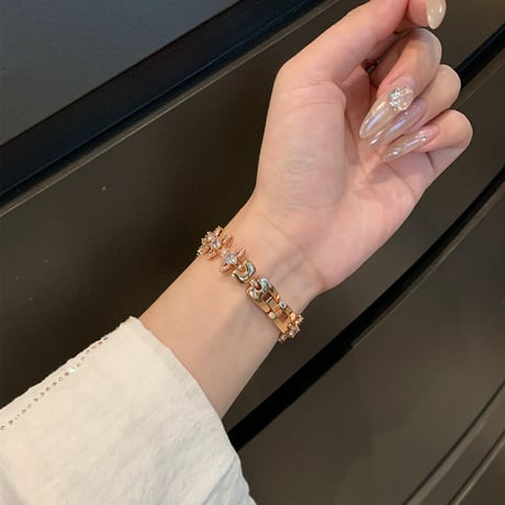 「V668」アップルウォッチバンド キラキラ 女性 apple watch バンド かわいい