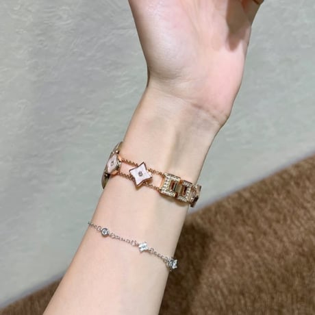 「V728」アップル ウォッチ バンド かわいい 花 apple watchバンド 女性