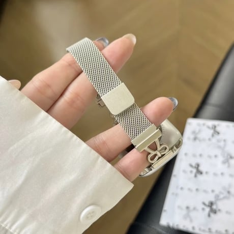 「V742」アップルウォッチ バンド 女性 蒸れない apple watch マグネット バンド かわいい