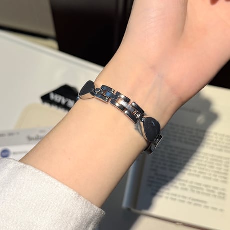 「V717」アップルウォッチ バンド おしゃれ 女性 人気
