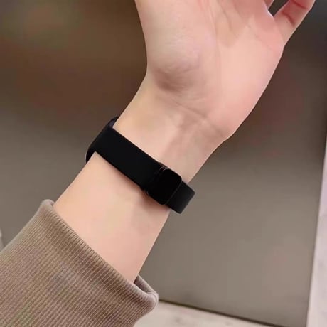 「V733」アップルウォッチバンド シリコン 細め apple watch バンド マグネット おしゃれ