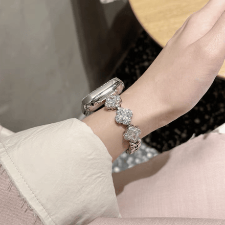「V672」四葉のクローバー apple watchバンド キラキラ アップル ウォッチ バンド 女性 ブレスレット