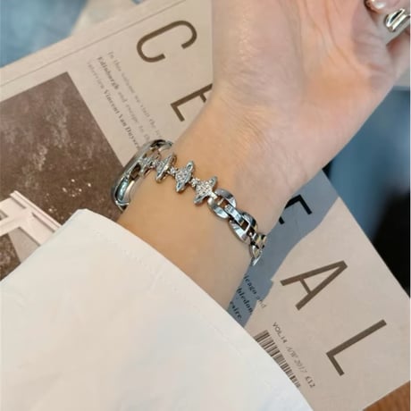 「V605」アップル ウォッチ バンド 女性 キラキラ apple watch バンド かわいい ブレスレット