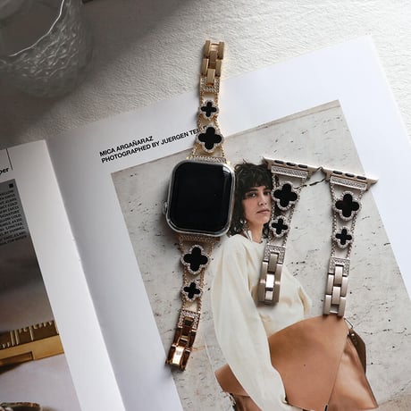 「V113」四葉のクローバー アップル ウォッチ バンド 女性 Apple Watch Ultra/8/7/se バンド アクセサリー