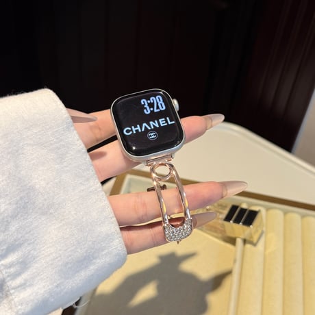 「V721」アップル ウォッチ バンド おしゃれ 女性 apple watch バングル