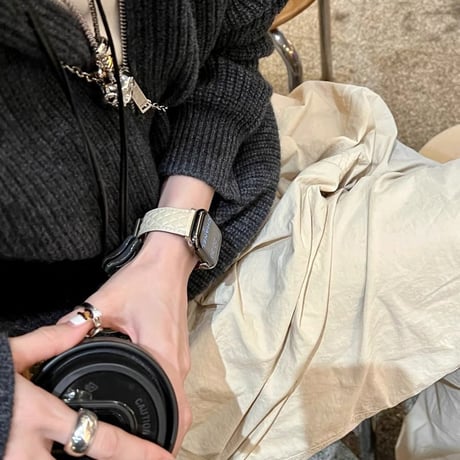 「V586」apple watch 革 バンド 高級 アップル ウォッチ バンド マグネット 男女兼用