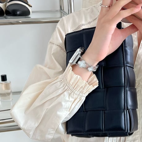 【V025-1】四葉のクローバーのapple watchバンド キラキラ アップル ウォッチ バンド 可愛い ブレスレット