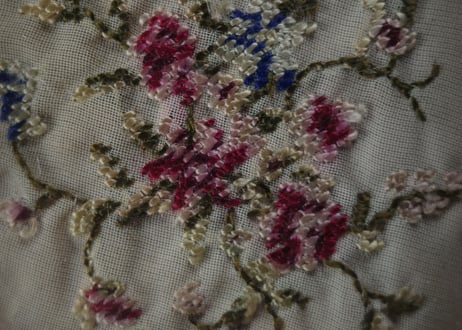 イギリス　ヴィンテージ　TWO-TIX製　刺繍入りプチポワン クリームケース