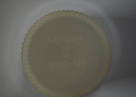 イギリス　ヴィンテージ　TWO-TIX製　刺繍入りプチポワン クリームケース