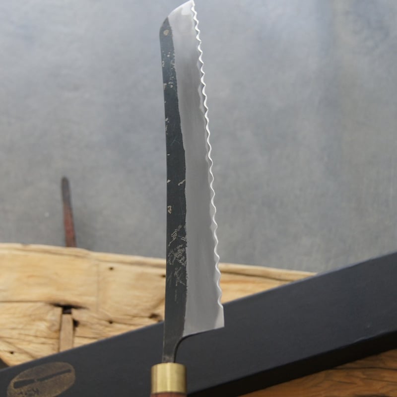 赤畠大徳/黒打ちパン切り包丁210mm | HAKUTO