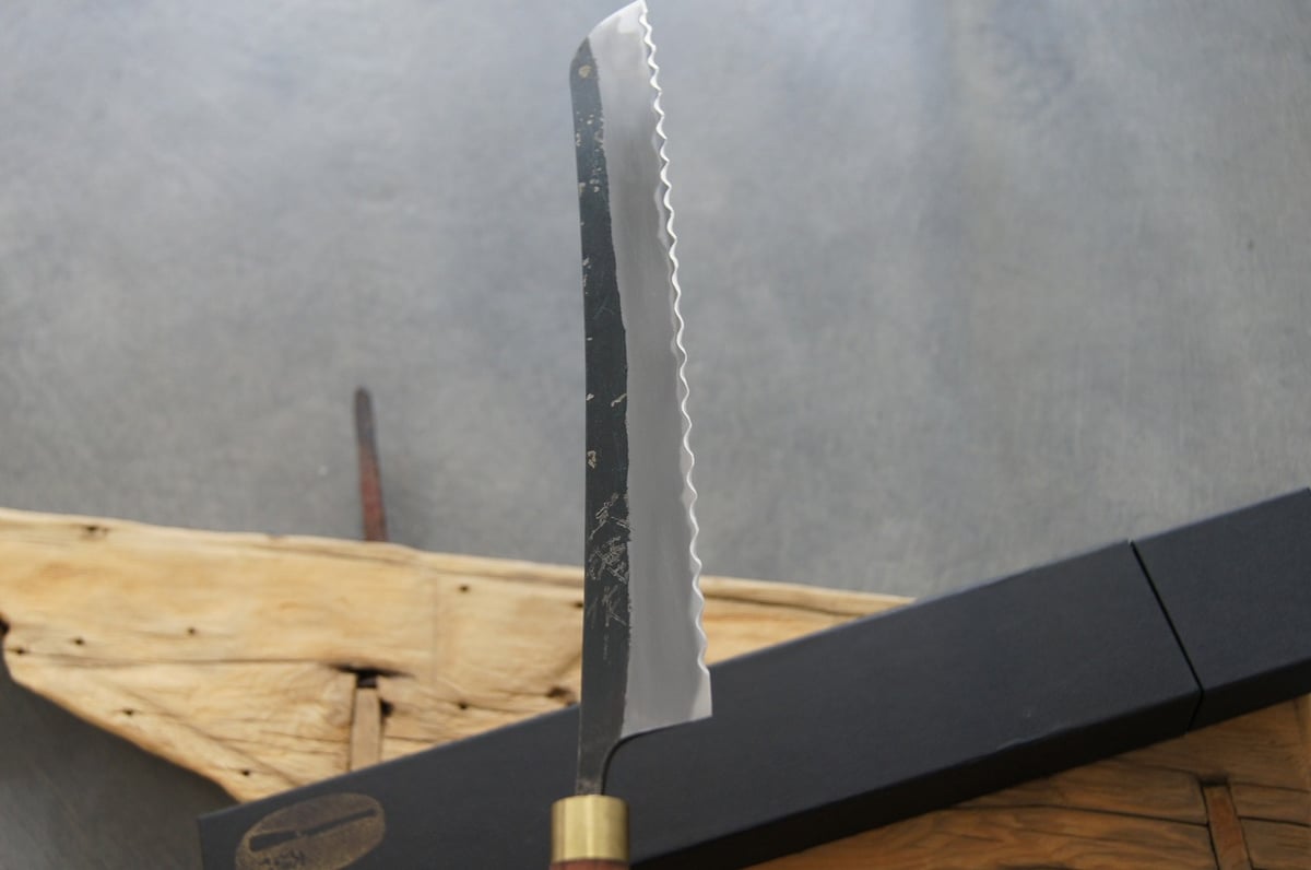 赤畠大徳/黒打ちパン切り包丁210mm | HAKUTO
