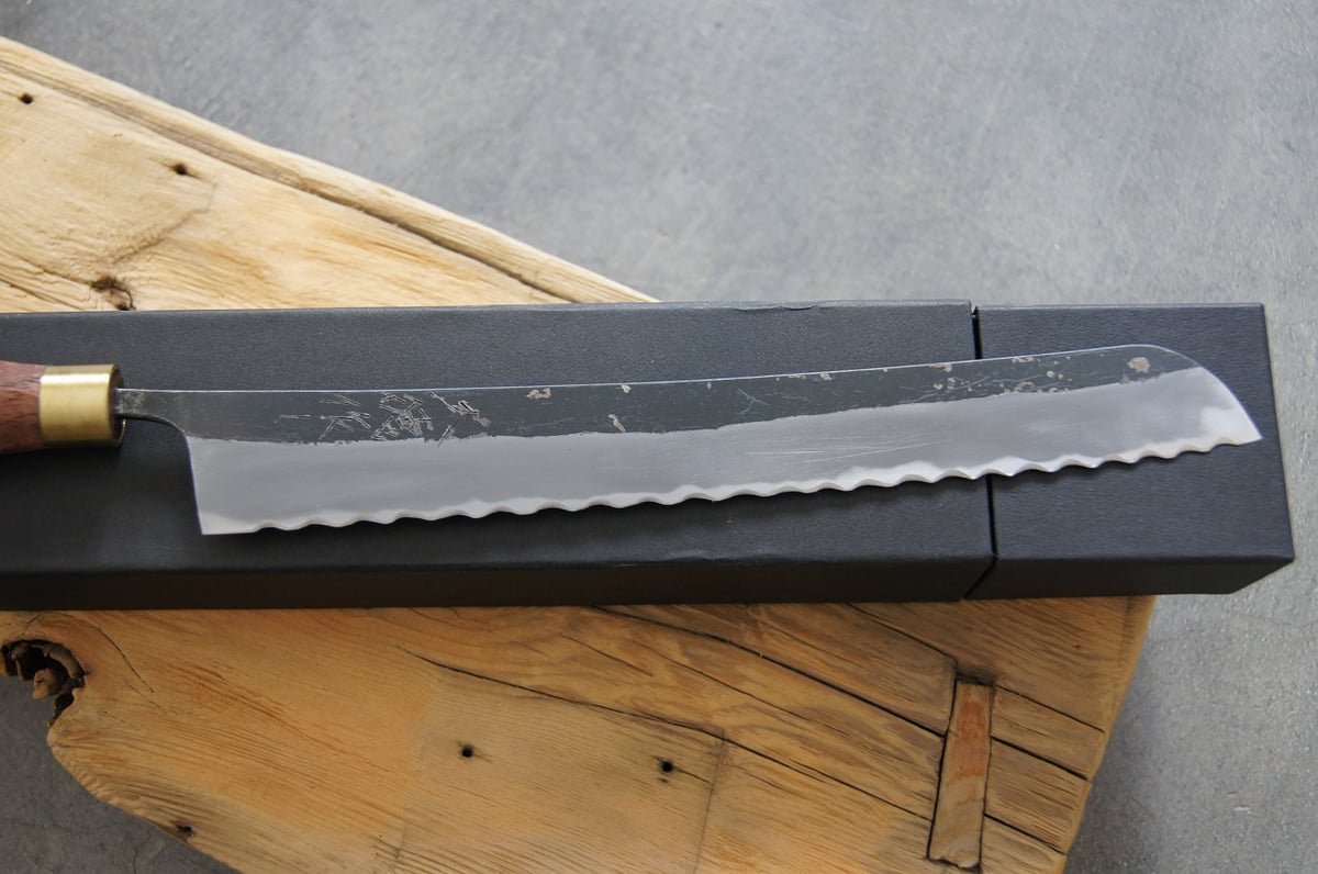 赤畠大徳/黒打ちパン切り包丁210mm | HAKUTO