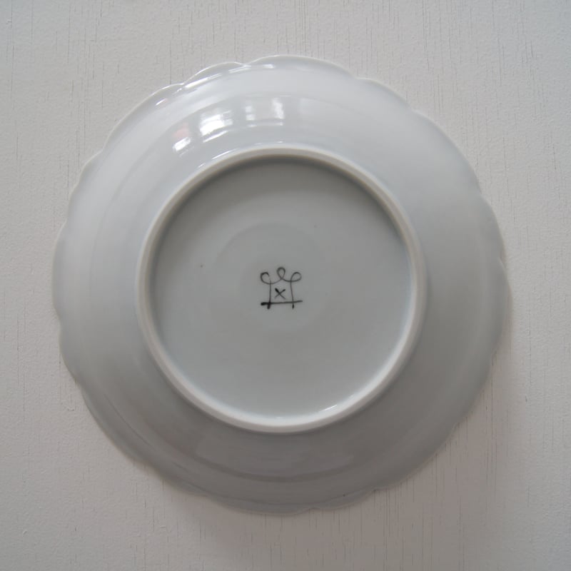 粉彩花文皿 赤絵桜花文 皿（楕円・小） ｜ 有田焼の源右衛門窯公式