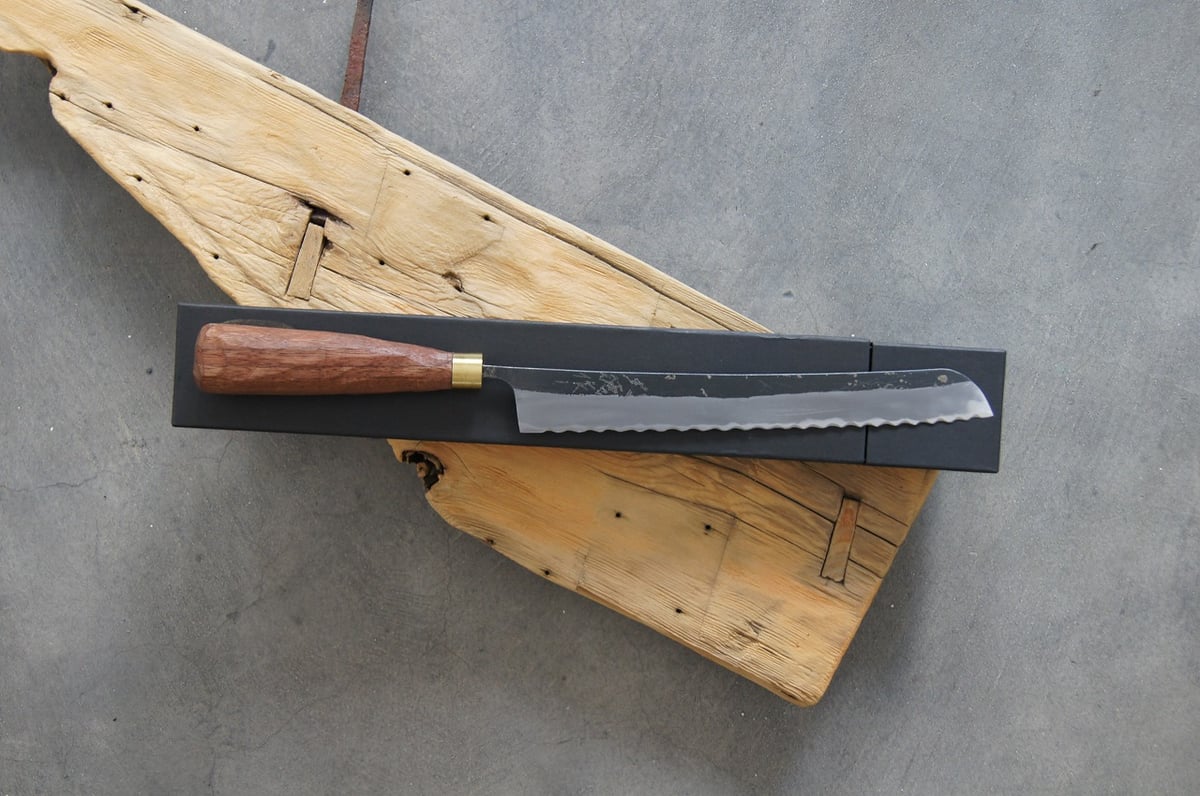 赤畠大徳/黒打ちパン切り包丁210mm | HAKUTO