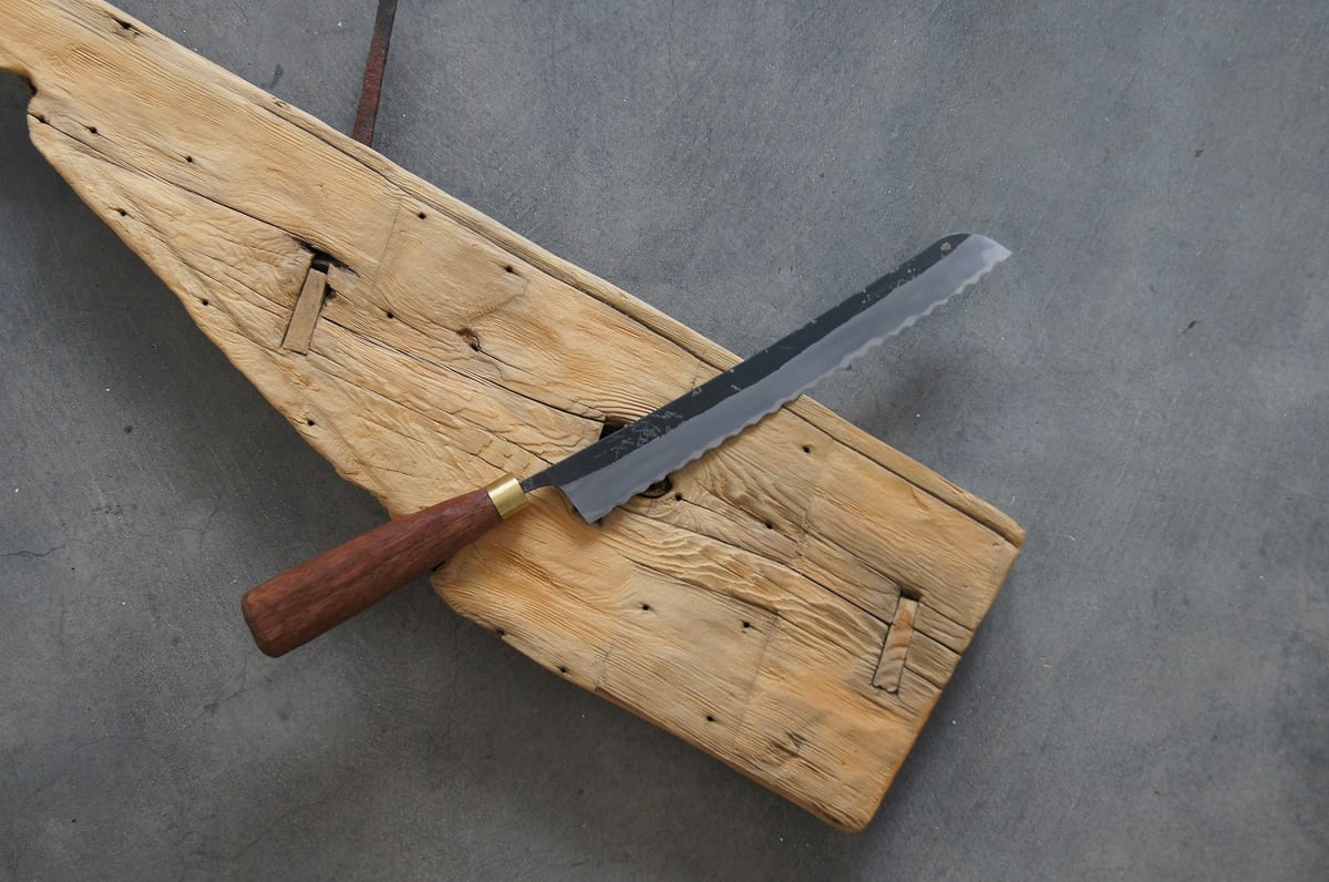 赤畠大徳/黒打ちパン切り包丁210mm | HAKUTO