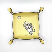 仕事猫ダイストレイ　サイコロを投げる仕事猫【イエロー】