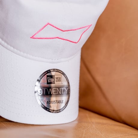 NEW ERA・ニューエラ　9TWENTY Budweiser バドワイザー ボウタイ アウトライン（ホワイト）