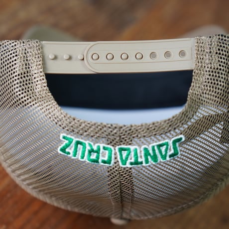 NEW ERA・ニューエラ　9FORTY A-Frame トラッカー SANTA CRUZ スクリーミングハンド カーキ
