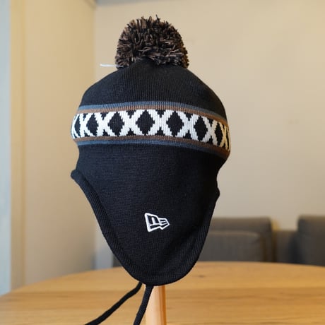 NEWERA・ニューエラ ポンポンニット イヤーフラップ Ear Flap Line ブラック 14312139