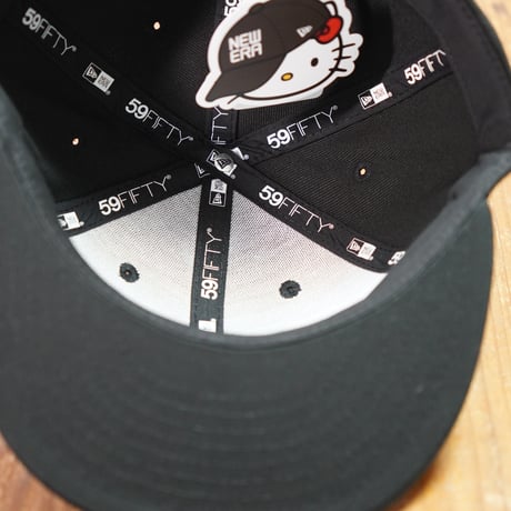 NEW ERA・ニューエラ　59FIFTY HELLO KITTY キャップ ブラック　キティちゃん　14348625