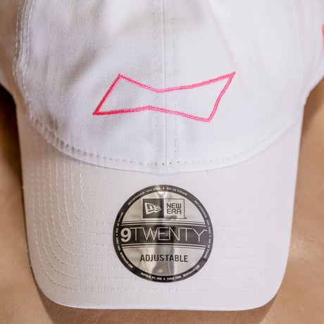NEW ERA・ニューエラ　9TWENTY Budweiser バドワイザー ボウタイ アウトライン（ホワイト）