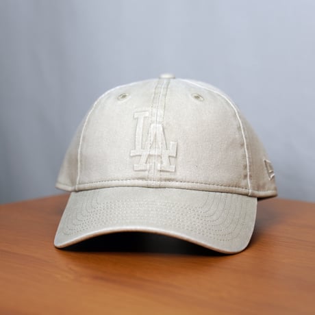 NEW ERA・ニューエラ 9TWENTY Emboss Logo ロサンゼルス・ドジャース ストーン