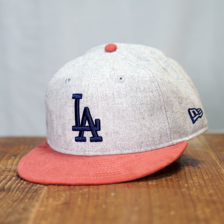 NEW ERA・ニューエラ　RC 9FIFTY ロサンゼルス・ドジャース ライトグレー ピンクスウェードバイザー 14667632