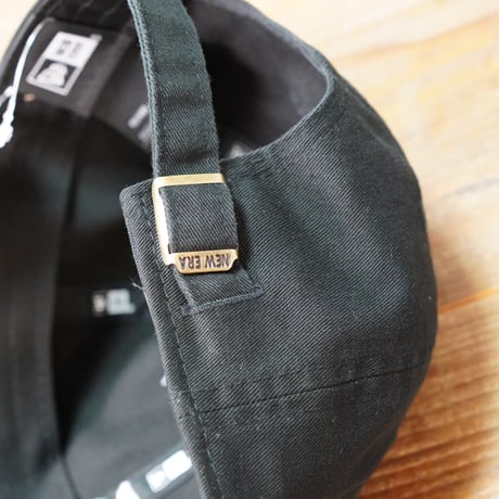 NEWERA・ニューエラ　カジュアルクラシック MLB Casual Classic シカゴ・ホワイトソックス ミッドロゴ ブラック × クロームホワイト