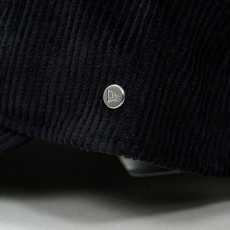 NEW ERA・ニューエラ　9TWENTY Corduroy コーデュロイ Metal Flag（ブラック）