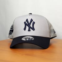 NEW ERA・ニューエラ 9FORTY A-Frame トラッカー MLB Side Patch ニューヨーク・ヤンキース グレー/ネイビー