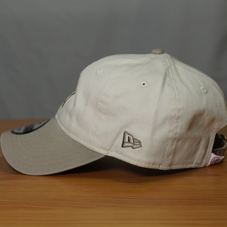 NEW ERA・ニューエラ 9TWENTY MLB Chain Stitch チェーンステッチ ニューヨーク･ヤンキース アイボリー/ペブル 14668017