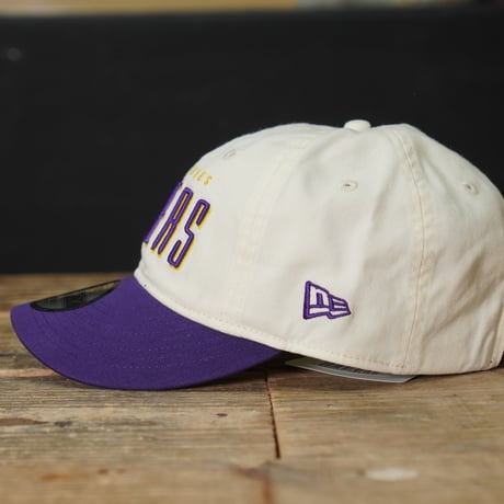 NEWERA・ニューエラ 9THIRTY レザーストラップ League Buckle ロサンゼルス・レイカーズ クローム パープルバイザー 14667919