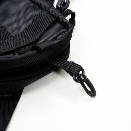 NEW ERA・ニューエラ　 ショルダーポーチ　1.7L　（ブラック）