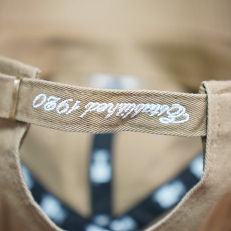 NEWERA・ニューエラ　カジュアルクラシック Strap Logo カーキ