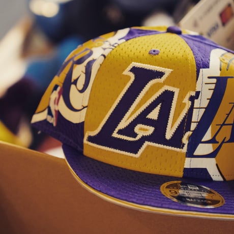 NEW ERA・ニューエラ　 9FIFTY OF LOSLAK JERSE OSFA YEL PUR　NBA　LAKERS・レイカーズ　八村塁