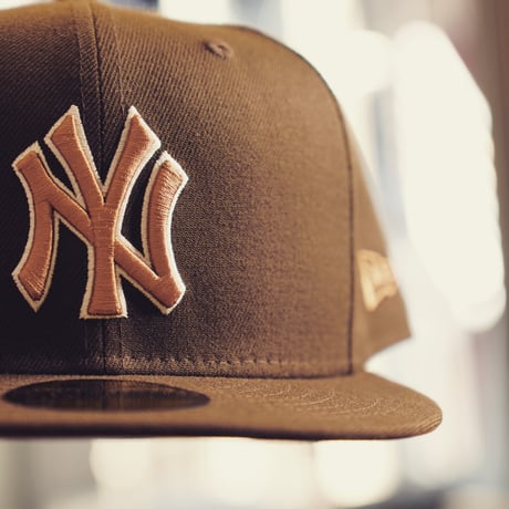 NEW ERA・ニューエラ　59FIFTY St. Valentine's Day バレンタインデー ニューヨーク・ヤンキース ウォルナット ブラウンアンダーバイザー