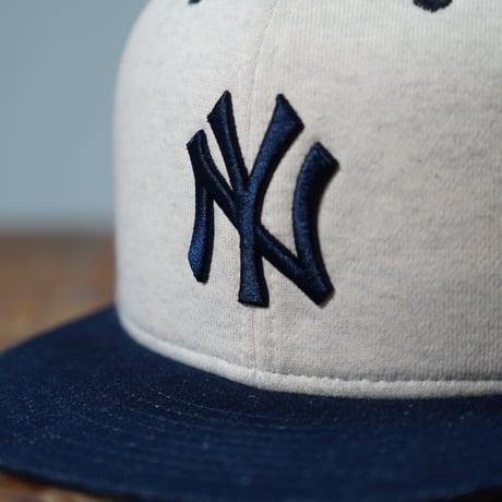 NEW ERA・ニューエラ　59FIFTY MLB Oatmeal Heather ニューヨーク・ヤンキース オートミール ネイビーバイザー