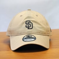 NEW ERA・ニューエラ 9TWENTY Typewriter コットンタイプライター サンディエゴ・パドレス ベージュ