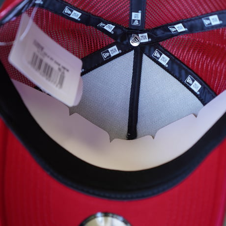 NEW ERA・ニューエラ 9FORTY A-Frame トラッカー Coca-Cola designed by Kosuke Kawamura コカ･コーラ ホワイト/スカーレット