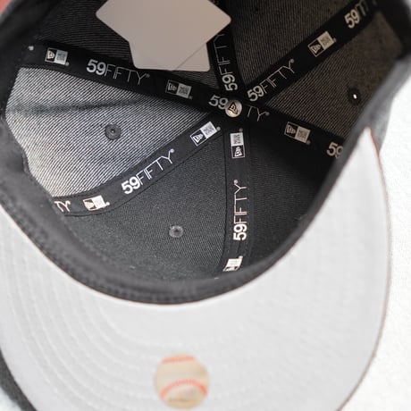 NEW ERA・ニューエラ　59FIFTY MLB Denim 2-Tone サンディエゴ・パドレス ウォッシュド ブラックデニム バーントウッドバイザー