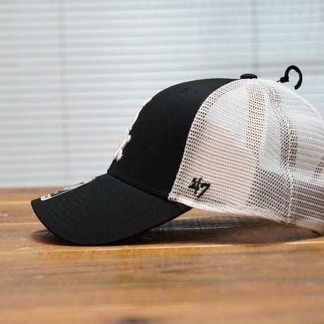 シカゴ・ホワイトソックス BRANSON '47 MVP [フォーティーセブン] Black × White Mesh ハードメッシュ